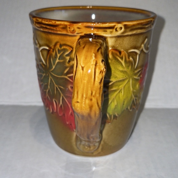 Harvest leaf stoneware mug. 16 oz - Picture 3 of 6